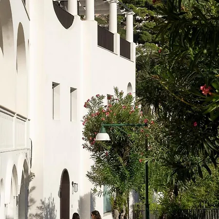 فندق Certosa Boutique 5*