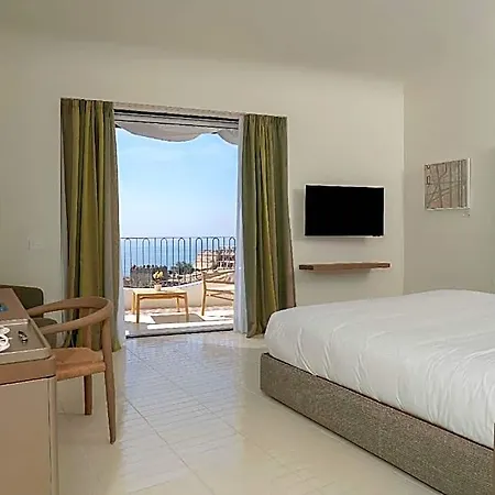 Certosa Boutique فندق كابري