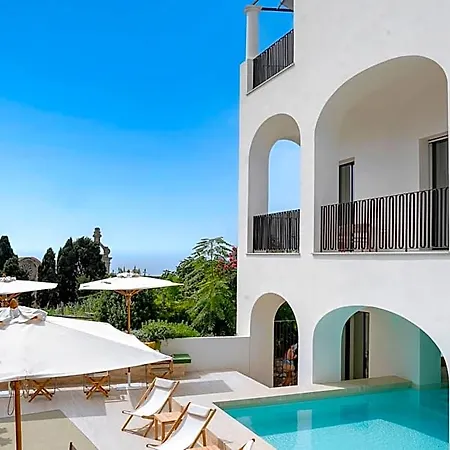 Certosa Boutique فندق كابري